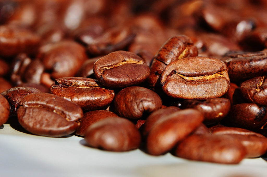 Arabica vs Colombian Supremo: Unveiling Coffee's Richness with Aerial Resupply Coffee